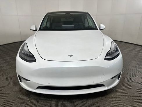 Used 2021 Tesla Model Y Long Range image 8