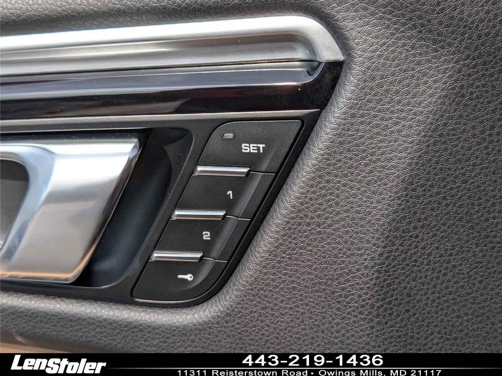 Used 2019 Porsche Macan AWD/4WD image 21