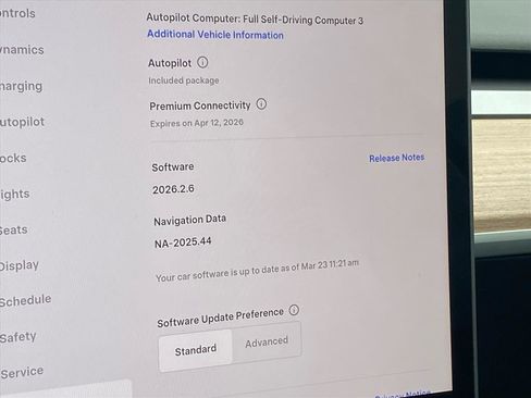 Used 2023 Tesla Model 3 Standard Range image 17