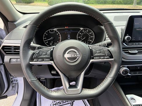 Certified 2024 Nissan Altima 2.5 SR FWD image 13