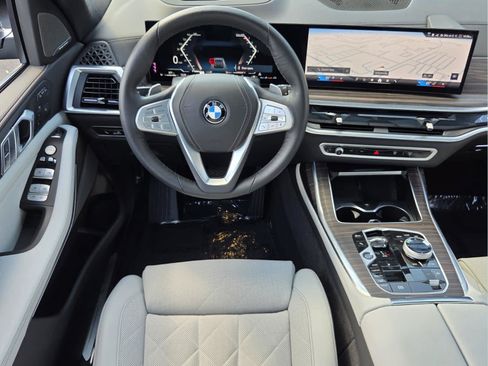 Used 2026 BMW X7 xDrive40i AWD/4WD image 13
