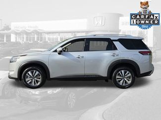 Used 2025 Nissan Pathfinder SL FWD video 2