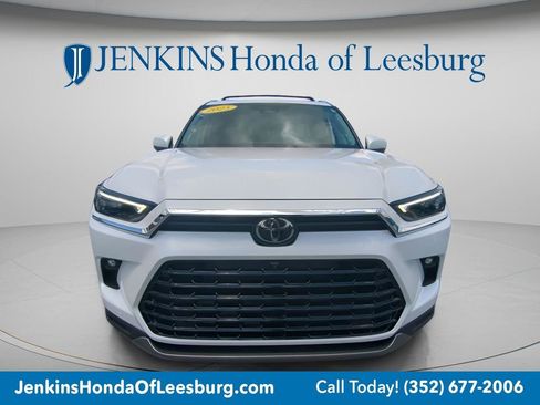 Used 2025 Toyota Grand Highlander FWD image 11
