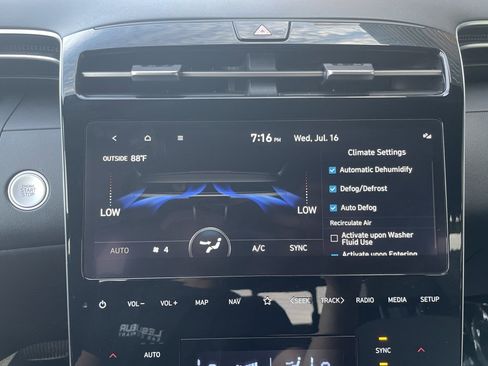 Used 2023 Hyundai Santa Cruz SEL Premium w/ Cargo Package image 35