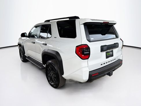 Used 2025 Toyota 4Runner SR5 AWD/4WD image 5