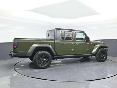 Used 2023 Jeep Gladiator Sport AWD/4WD image 3