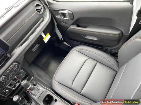 New 2026 Jeep Wrangler Unlimited Sahara AWD/4WD image 17