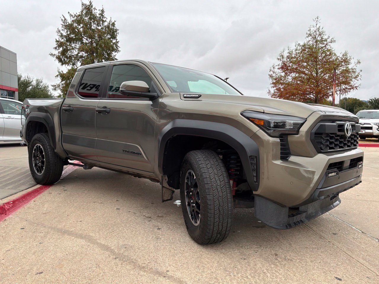 Used 2024 Toyota Tacoma TRD Off-Road w/ TRD Off Road Premium Package AWD/4WD image 4