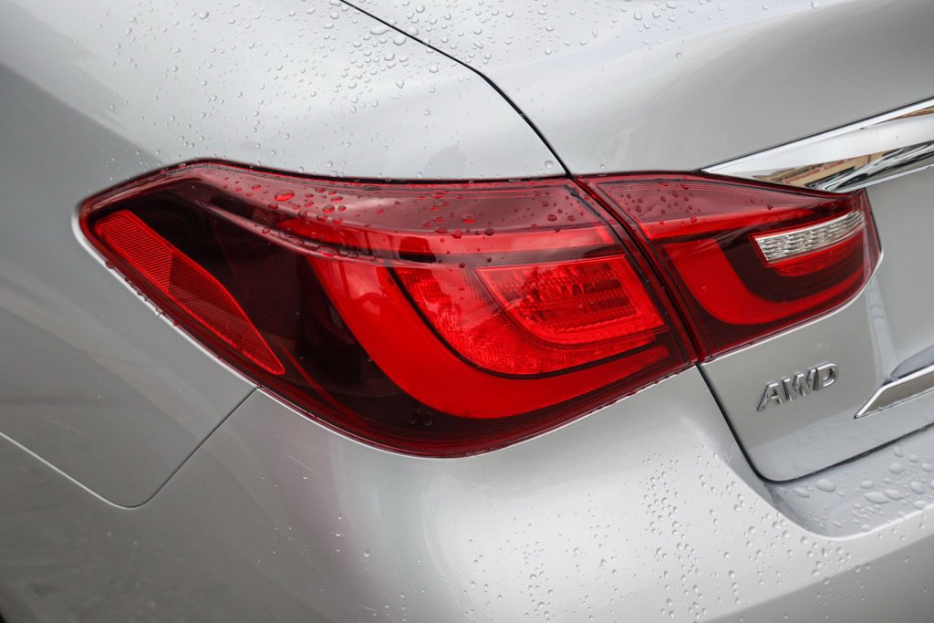 Used 2019 INFINITI Q70 Luxe AWD/4WD image 8