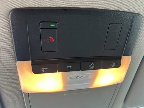 Used 2025 Nissan Pathfinder SL AWD/4WD image 16
