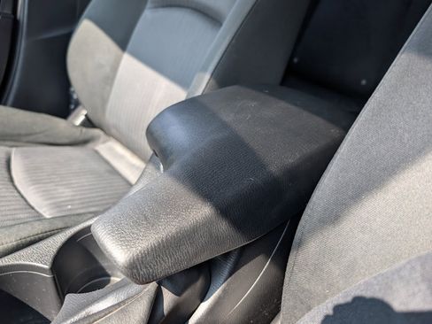 Used 2014 MAZDA MAZDA3 i Sport image 25