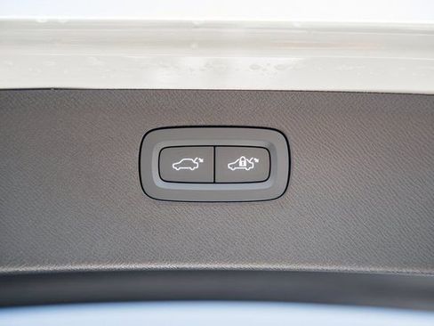 Used 2026 Volvo XC90 T8 Plus w/ Protection Package Premier image 10