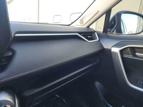 Used 2023 Toyota RAV4 XLE Premium image 23