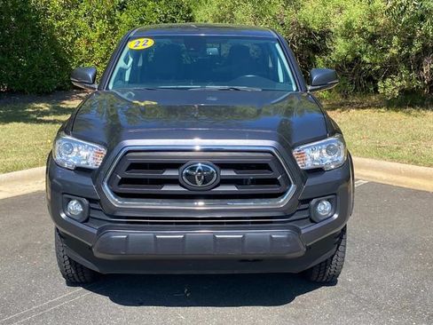 Used 2022 Toyota Tacoma SR5 w/ Technology Package RWD image 2
