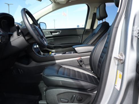 Used 2024 Ford Edge SEL w/ Convenience Package image 9