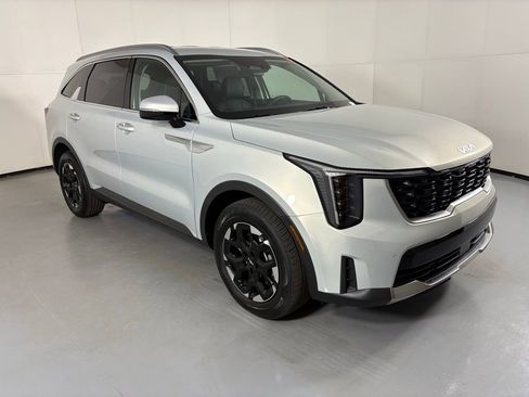 New 2026 Kia Sorento S image 2