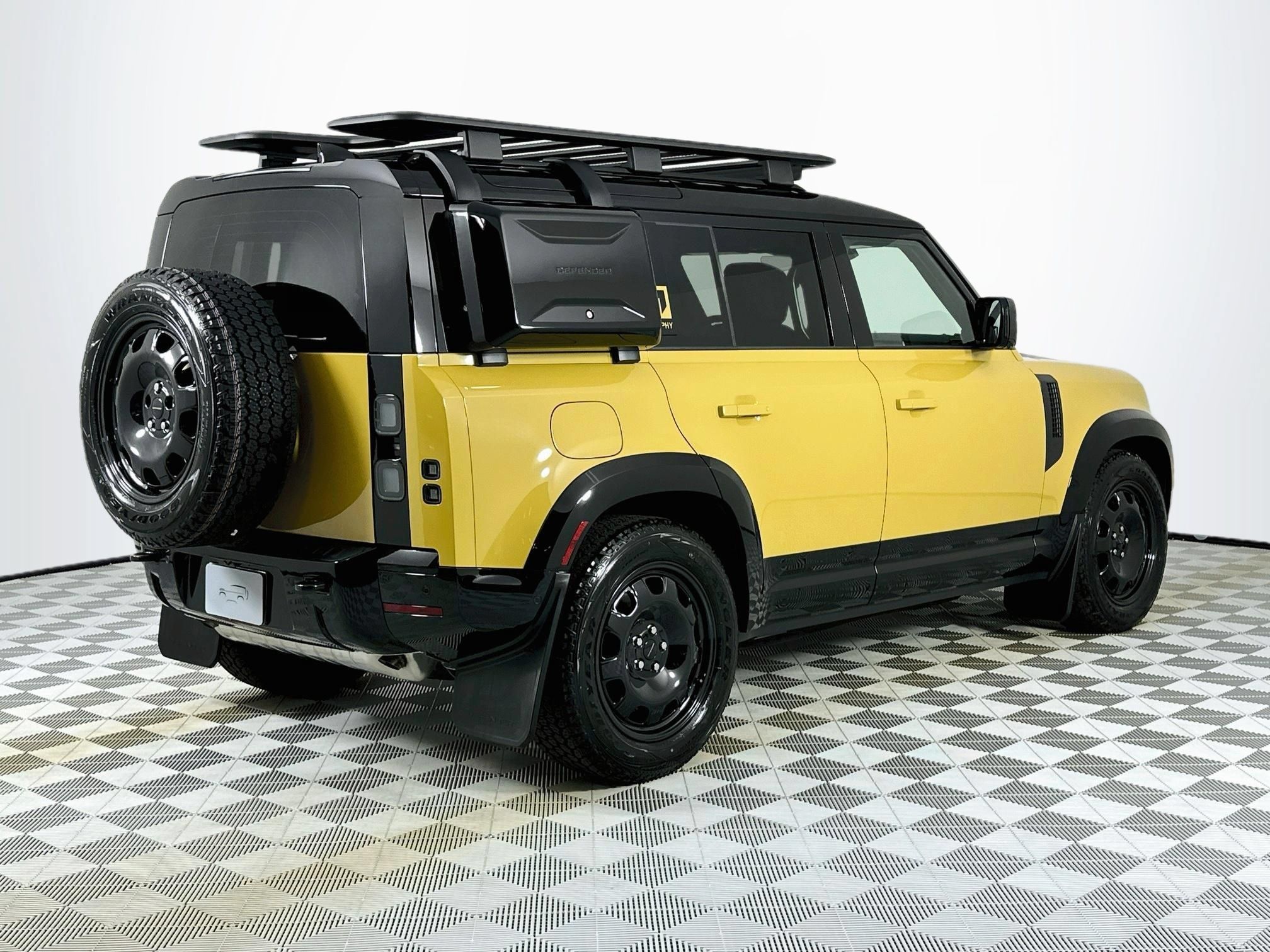 New 2026 Land Rover Defender 110 AWD/4WD image 5