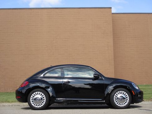 Used 2015 Volkswagen Beetle 1.8T FWD image 53