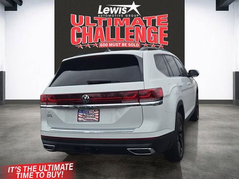 Used 2024 Volkswagen Atlas SE w/ Panoramic Sunroof Package image 4