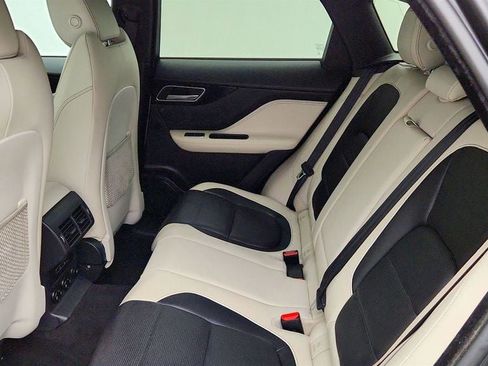 Used 2019 Jaguar F-PACE S AWD/4WD image 21