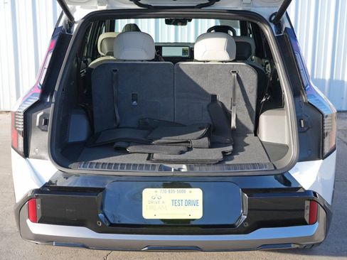 Used 2024 Kia EV9 GT-Line image 10