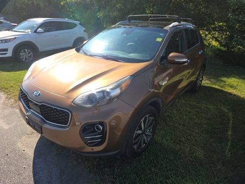Used 2017 Kia Sportage EX w/ EX Technology Package AWD/4WD image 3