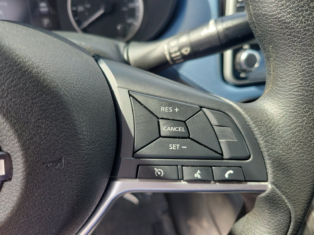 Used 2025 Nissan Versa SV FWD image 19
