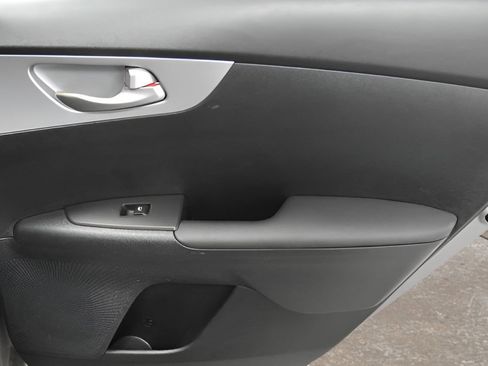 Used 2024 Kia Forte LXS image 32