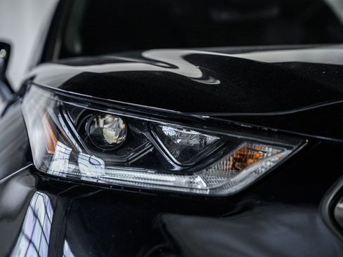 Used 2022 Toyota Highlander XSE image 12