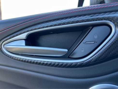 Used 2023 Alfa Romeo Giulia Estrema image 35