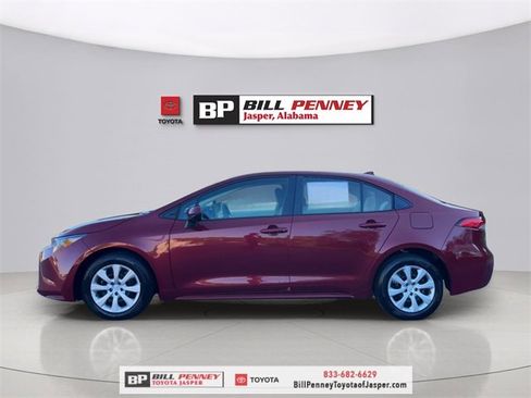 Used 2023 Toyota Corolla LE image 2