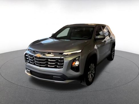 Used 2025 Chevrolet Equinox LT image 6