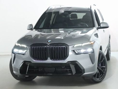Used 2023 BMW X7 xDrive40i w/ M Sport Package AWD/4WD image 3