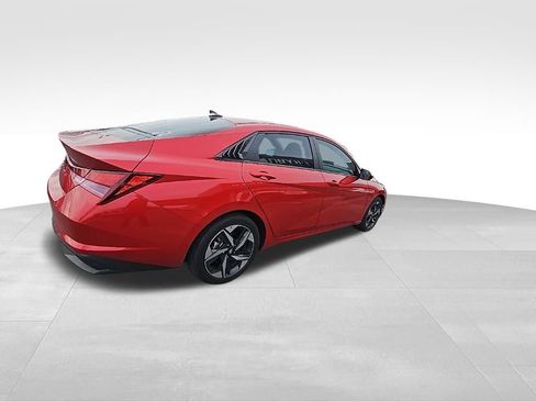 Certified 2023 Hyundai Elantra SEL w/ Convenience Package image 7