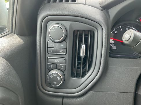 Used 2025 Chevrolet Silverado 1500 Custom w/ LPO, Dark Essentials Package AWD/4WD image 9