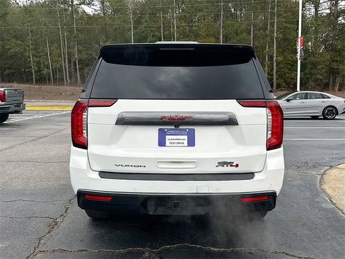 Used 2021 GMC Yukon AT4 w/ AT4 Premium Package image 15