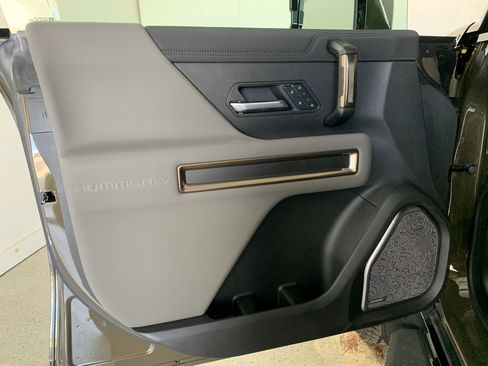 New 2025 GMC Hummer EV 2X image 16