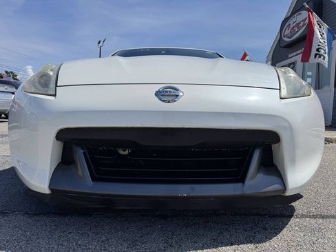 Used 2011 Nissan 370Z Coupe w/ Sport Pkg RWD image 3