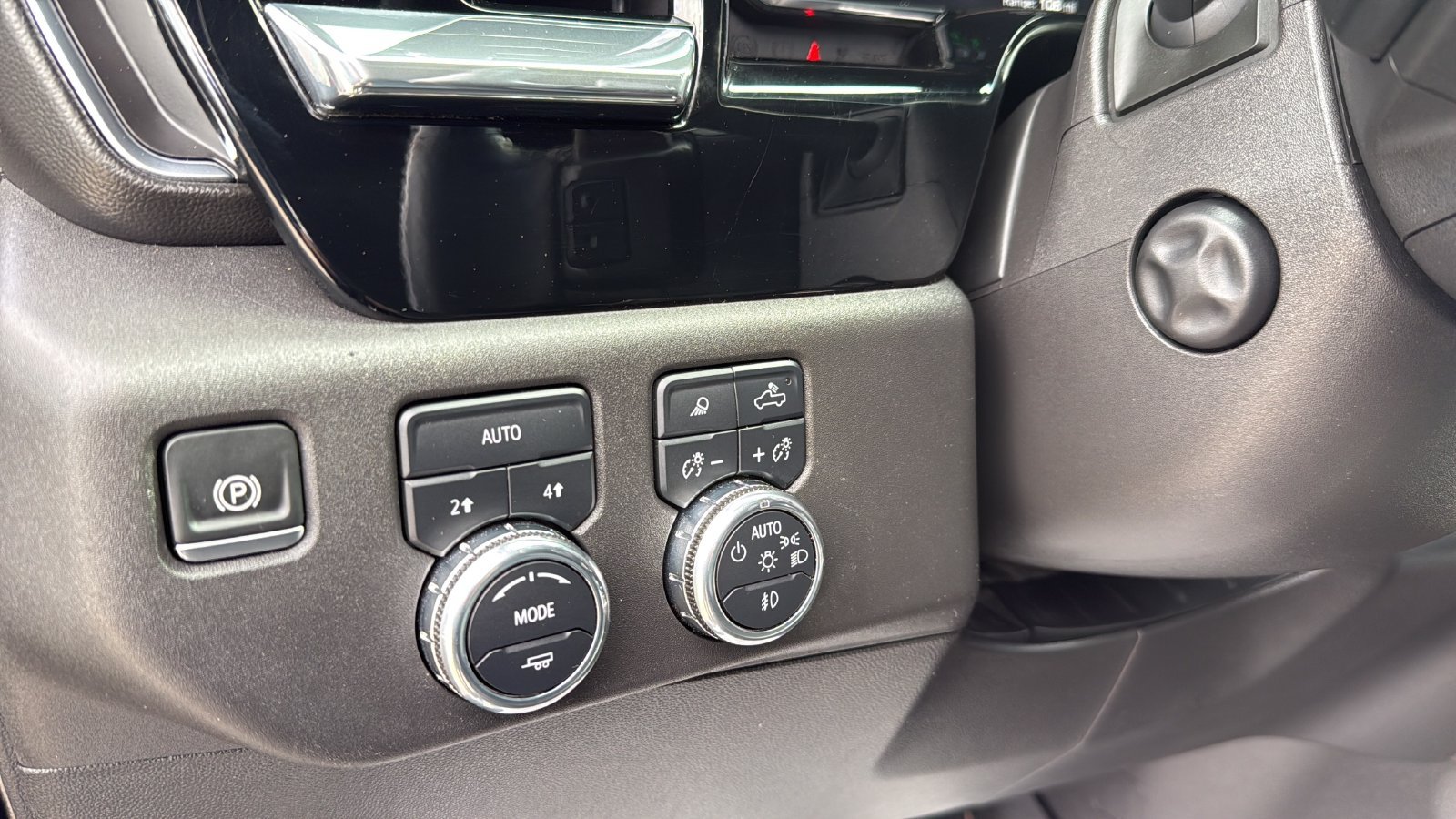 Used 2024 GMC Sierra 1500 SLT AWD/4WD image 14