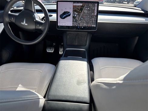 Used 2021 Tesla Model Y Long Range image 20
