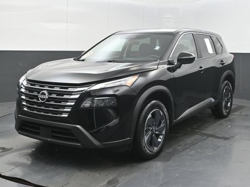 Used 2025 Nissan Rogue SV FWD image 4