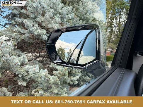Used 2025 Chevrolet Suburban Z71 AWD/4WD image 23