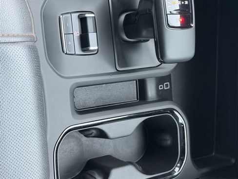 Used 2023 GMC Sierra 1500 AT4 w/ AT4 Premium Package AWD/4WD image 20