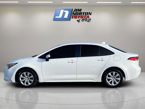 Used 2024 Toyota Corolla LE image 8