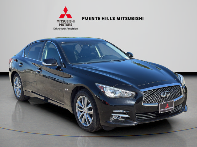 Used 2017 INFINITI Q50 2.0t w/ Moonroof Package RWD image 3