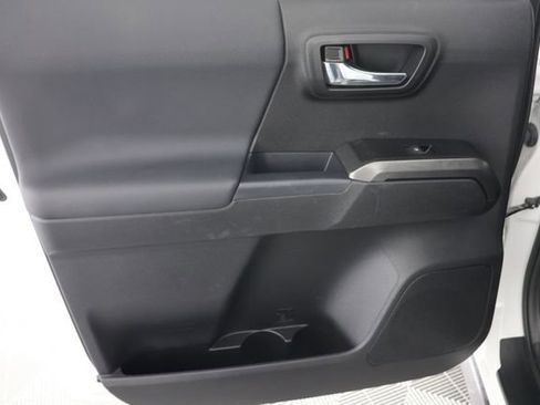 Used 2021 Toyota Tacoma TRD Off-Road AWD/4WD image 25