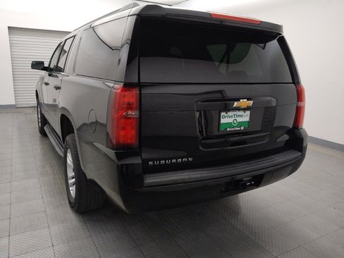 Used 2017 Chevrolet Suburban LT image 6