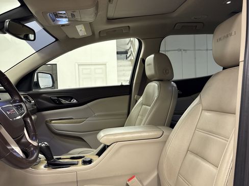 Used 2019 GMC Acadia Denali w/ Technology Package image 5