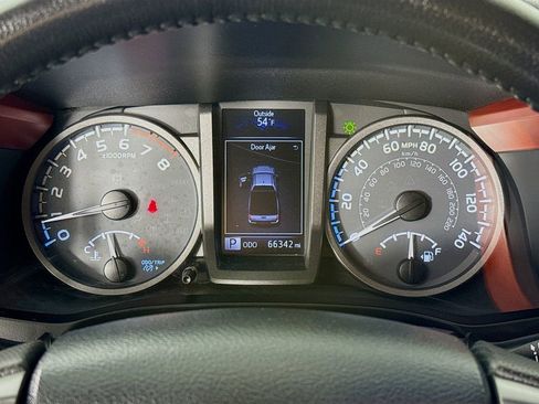 Certified 2016 Toyota Tacoma TRD Off-Road w/ Premium & Technology Package AWD/4WD image 14