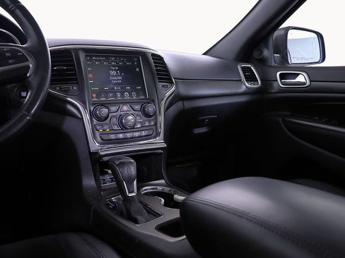 Used 2017 Jeep Grand Cherokee Altitude RWD image 19